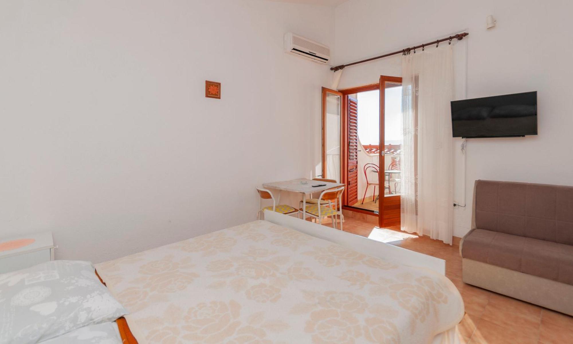 Apartments Niko Apartman Pisak